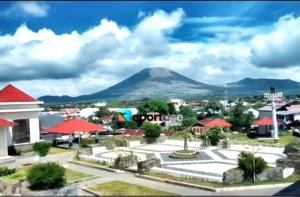 Taman Kota Tomohon yang kini telah berubah menjadi Anugerah Hall dan bangunan yang ada dipakai Dinas Pendidikan dan Kebudayaan Daerah Kota Tomohon serta Museum, Perpustakaan dan Sekretariat Pramuka.